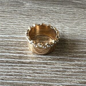 Bohemian ring A904